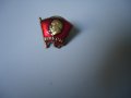 Стара руска значка от бронз и емайл с лика на Ленин