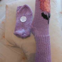 Ръчно плетени дамски чорапи размер 38, снимка 2 - Дамски чорапи - 44569693