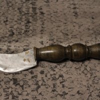 стар нож със дървена дръжка , снимка 1 - Антикварни и старинни предмети - 38274616
