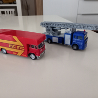 Две интересни камиончета, 15 см., снимка 2 - Коли, камиони, мотори, писти - 44641287