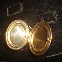 ПОЗЛАТЕН МЕДАЛЬОН РАМЧИЦА за СНИМКИ ЛЮБОВЕН АРТ ПЕНДАНТ РЕТРО СТИЛ ПОЗЛАТА 17457, снимка 7 - Колиета, медальони, синджири - 31416643