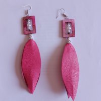 Розови обици от естествена кожа със седеф модел , снимка 1 - Обеци - 38409206