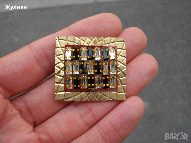 СТАРА ПОЗЛАТЕНА БРОШКА, снимка 1