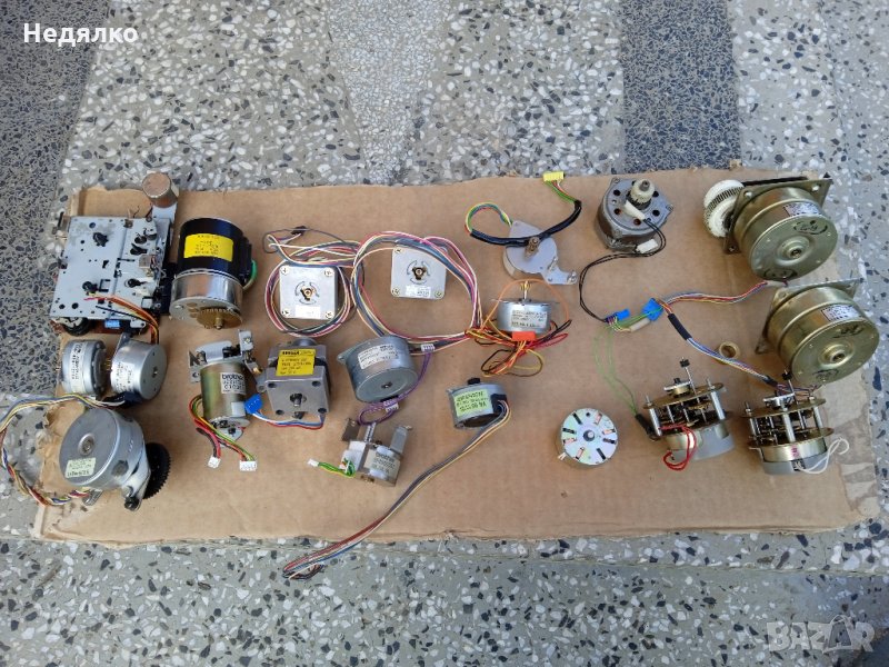 20 броя винтидж стъпкови мотори,японски,немски, снимка 1