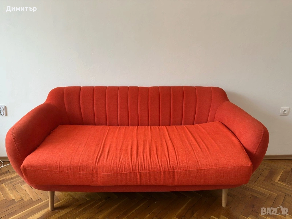 Стилен червен диван, снимка 1