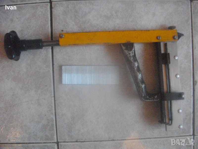 Ръчен Такер За Скоби до 28мм-Немски Професионален-BULLCRAFT PROFESSIONAL-Голям-Алуминиев-Старо Качес, снимка 1