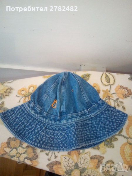 Детска дънкова шапка, 2 зимни шапки, шал и др., снимка 1