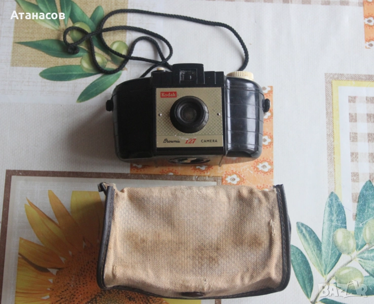 Бакелитов фотоапарат KODAK Brownie от 50 години XX век, снимка 1