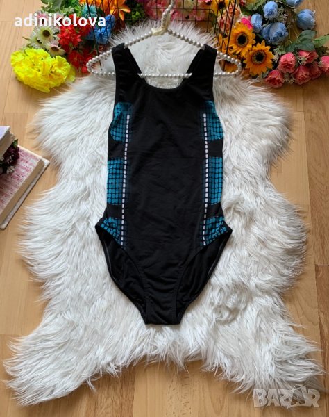 Цял бански, снимка 1