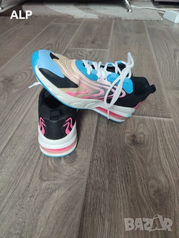 Дамски маратонки 39 номер, снимка 3 - Маратонки - 51176275