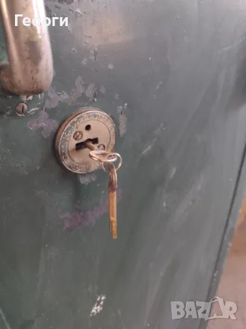Метална каса, снимка 7 - Сейфове и каси - 47638359