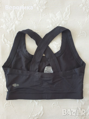 Нов дамски топ Adidas оригинален , снимка 2 - Корсети, бюстиета, топове - 36526798