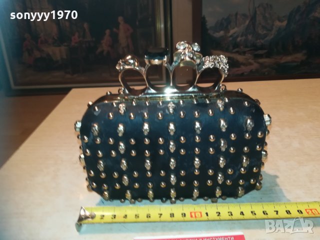 КУЛТОВА чанта/бокс с много черепи-внос германия 0203210804