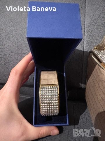 оригинален лимитиран, винтидж комплект Swarovski, включващ елегантна дамска чанта и гривна, снимка 13 - Бижутерийни комплекти - 53306797