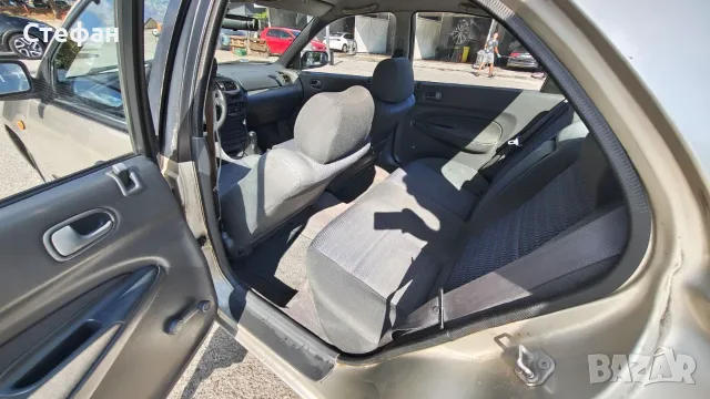 Продавам Mazda 323, снимка 7 - Автомобили и джипове - 56483330