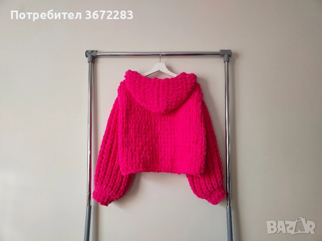 Ръчно плетена жилетка с качулка, снимка 2 - Жилетки - 52546228