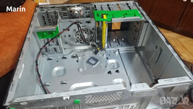 Кутия за компютър от HP, снимка 4 - Захранвания и кутии - 56373353