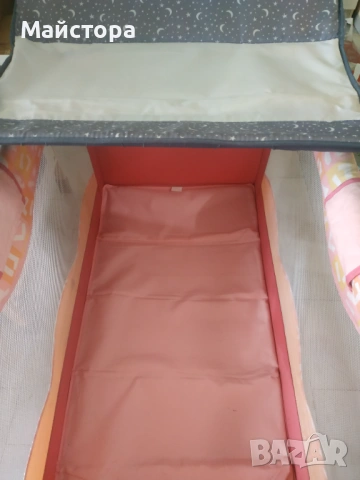 Продавам кошара със матрак и стойка за бебе 