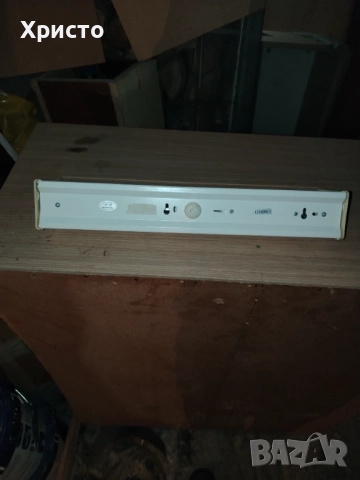 Ъглова лампа с контакти , снимка 2 - Настолни лампи - 52864387