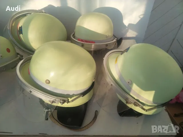 Продавам 7 броя пожарникарски каски / шлем.  Внос от Германия!  Каските са запазени/здрави.  Снимал , снимка 4 - Други ценни предмети - 48559976