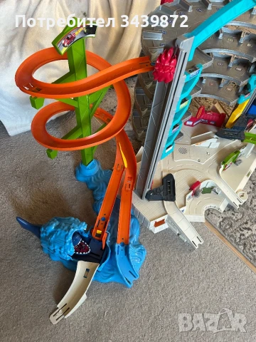 Hot Weels Ultimate Garage  комплект писта и гараж, снимка 3 - Коли, камиони, мотори, писти - 50800625