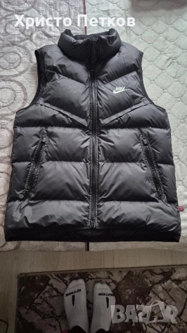 Чисто нова оригинален елек Nike storm fit, снимка 2 - Спортни дрехи, екипи - 52569459