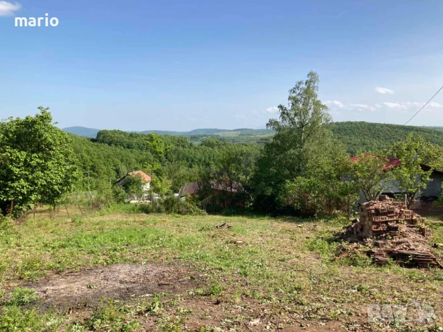 Продавам парцел