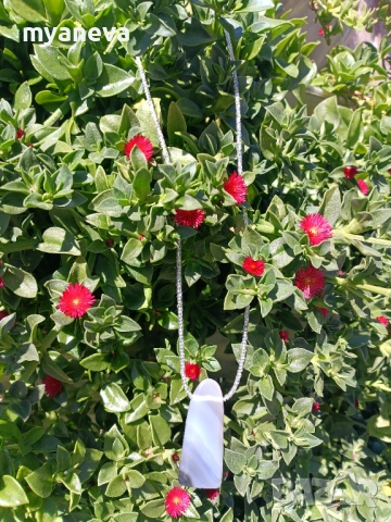 Елегантно колие с висулка от естествен камък , сив ахат