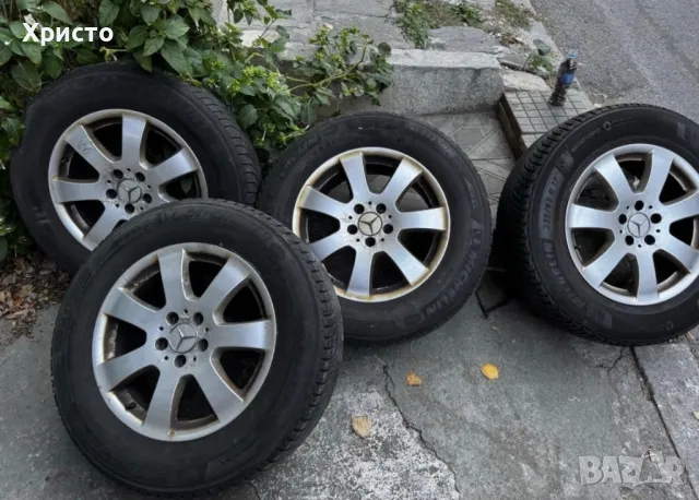 Зимни Гуми + Джанти + Болтове 235/65  R17, снимка 1 - Гуми и джанти - 47685008