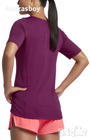 Nike W NK ZNL CL RELAY TOP SS - страхотна дамска тениска КАТО НОВА ХС, снимка 2 - Тениски - 51824022