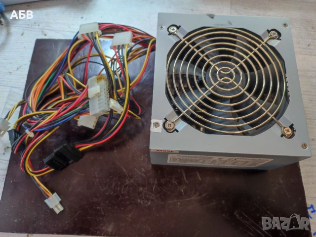 Продават се използвани работещи компютърни захранвания за настолни компютри