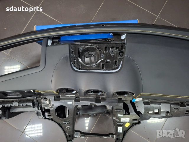 Ново Кожено Табло с Жълт шев Mercedes W206 AMG HUD, снимка 6 - Части - 53896437