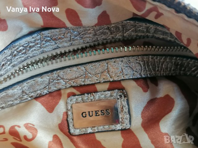 Guess оригинална ефектна чанта , снимка 16 - Чанти - 38499600