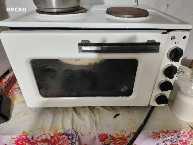 Продавам стара печка раховец работи 