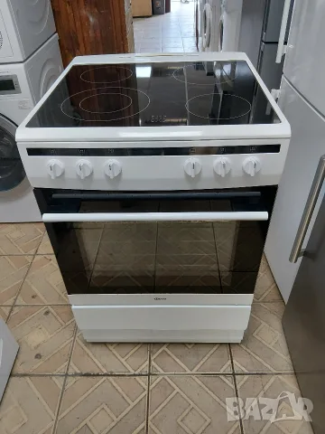 Свободно стояща печка с керамичен плот Gram с две години гаранция! 