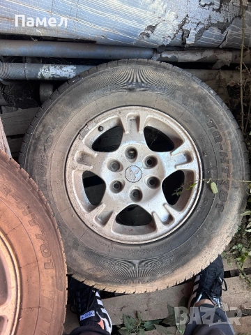 Джанти със зимни гуми 16ски Mitsubishi Pajero, снимка 2 - Гуми и джанти - 52147019