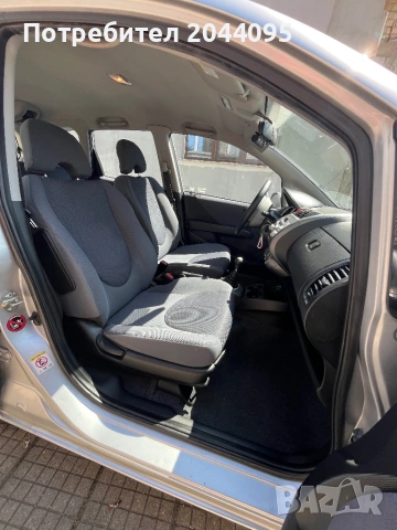 Продавам Honda Jazz регистрирана, снимка 5 - Автомобили и джипове - 54128363