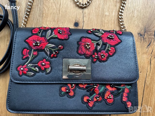 Красива дамска чанта с цветя, снимка 3 - Чанти - 44460369
