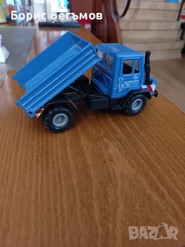 Камионче Мерцедес/Mercedes-Benz  Unimog  1:32 