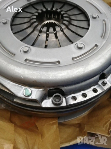 Комплект съединител SACHS 2289 000 298 за AUDI A4, Q5, A6, снимка 2 - Части - 52118959