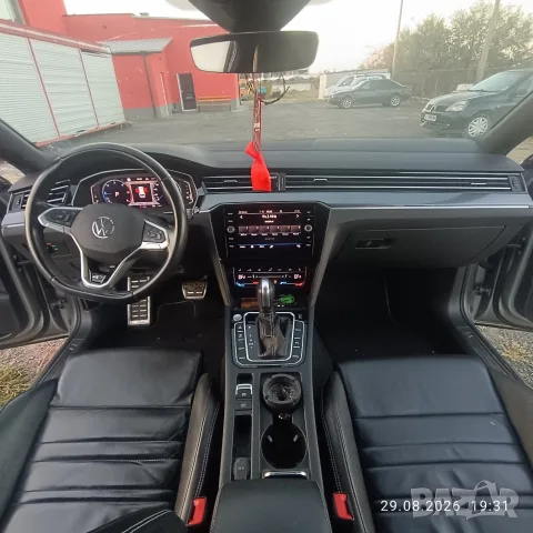 VW Passat 2.0 TDI 3 R-line 2022г., снимка 10 - Автомобили и джипове - 56414109