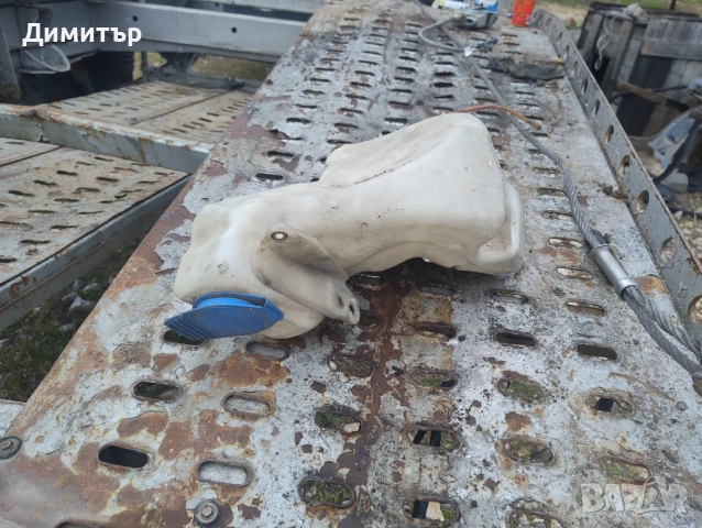 Казанче Течност Чистачки + Помпа За Ауди А6 2000г Седан / Audi A6 2000y Sedan, снимка 2 - Части - 53943757