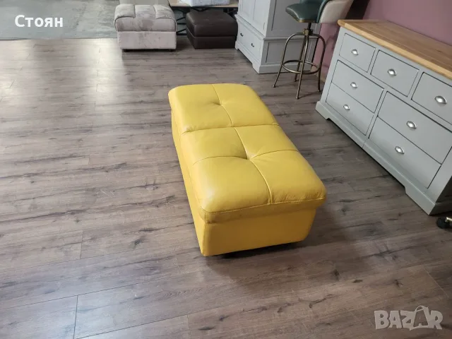Голяма жълта кожена табуретка, снимка 5 - Дивани и мека мебел - 56507822