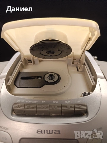 Касетофон Aiwa, снимка 4 - Радиокасетофони, транзистори - 53880225