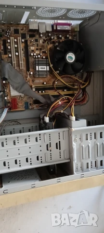 Стар компютър с Intel Pentium 4, снимка 5 - Работни компютри - 51427887