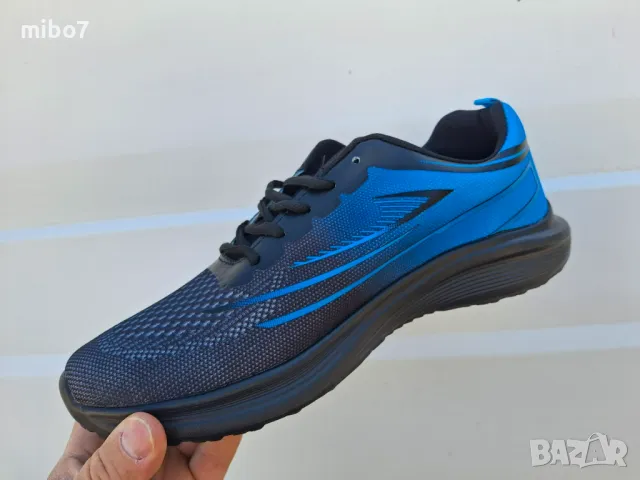  Дишащи олекотени мъжки маратонки в преливащо черно и синьо., снимка 3 - Маратонки - 49455078