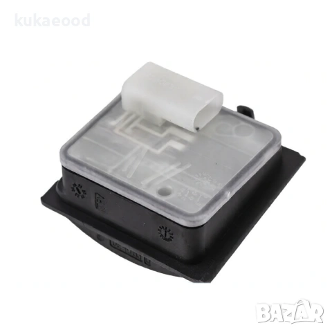 Моторче за заключване на резервоар за Mercedes GLA-Class H247, снимка 5 - Части - 54054505