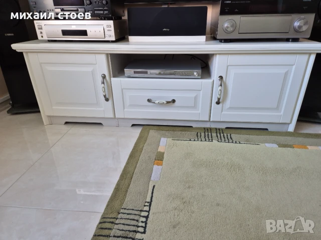 Продавам идеално запазен ТВ АУДИО шкаф. , снимка 1