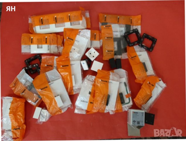 BTICINO Classia Ключове/Контакти/TV/RG45-Бели/Черни