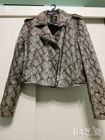 Дамско велурено яке змийски принт, снимка 4 - Якета - 49945660